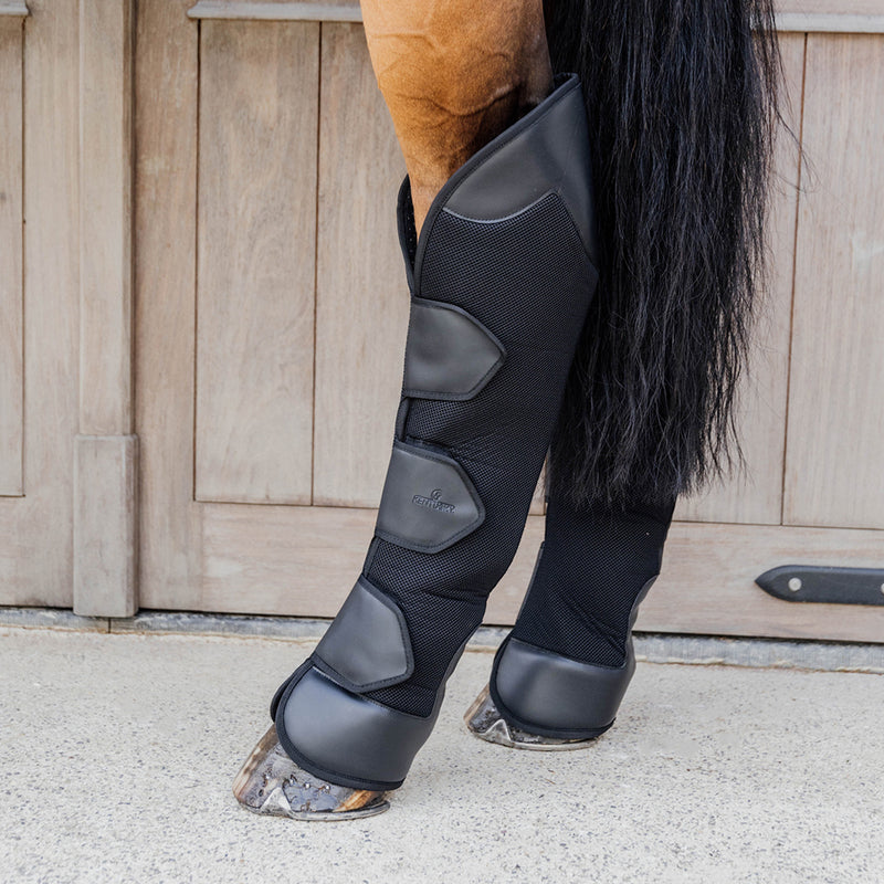 Kentucky 3D Spacer Travel Boots Hind on Horse